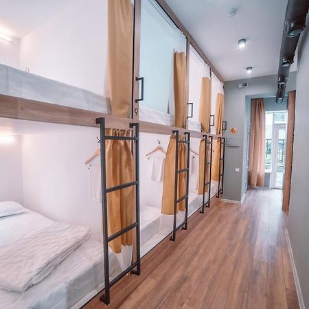 Tomiris Lady'S Capsul Hostel Only For Women 阿拉木图 外观 照片